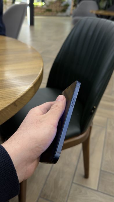 продам Iphone 12 128