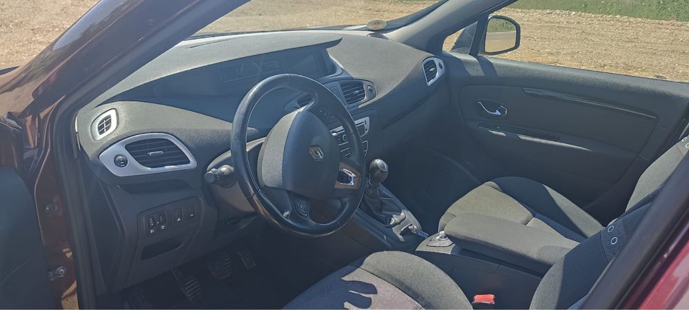 Vând Renault Grand Scenic