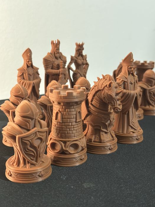 Regnum chess set