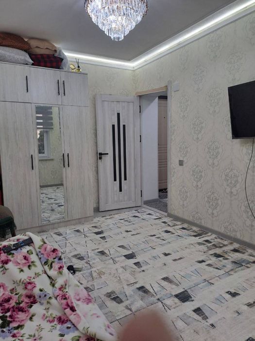 Чирчик Новоий сентр 1х сотилад 27.000$ Бош толов ва паспорт бн Ипотека