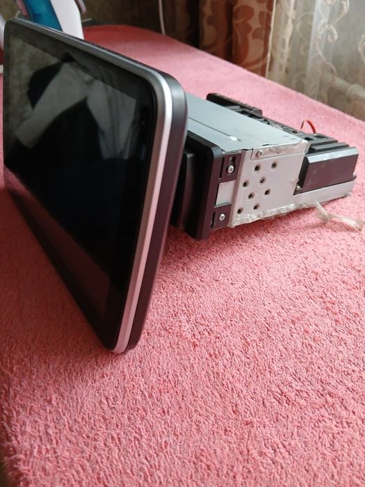 Продам планшет Андроид на автомобиль