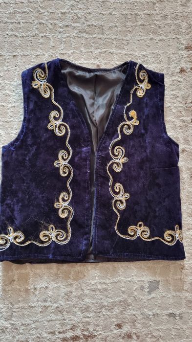 Детская жилетка на от 2 до 4х лет