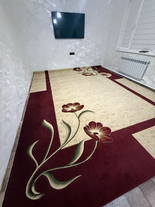 Продается ковер размером 5х3,5 м