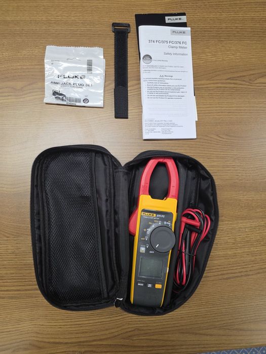 Osciloscop,  multimetre Fluke