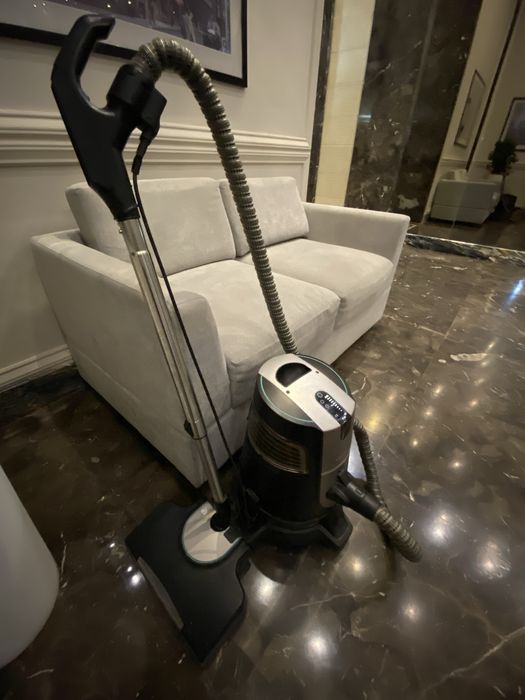 Продам пылесос в хорошем состояние продаю заказал новую