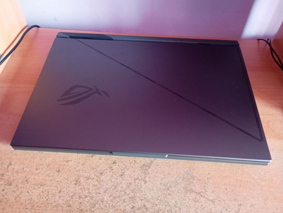 Laptop Asus ROG Strix G18 G814JI-N6070 defect service (fără SSD și cu 16 GB RAM DDR5) 2300lei