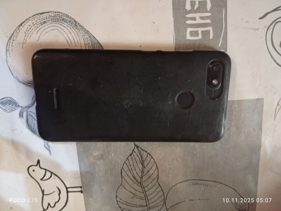 Продаю на запчасти смартфон  Redmi 6A