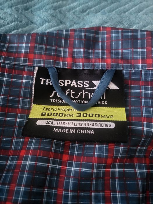 Softshell Trespass XL, rezistent la ploaie si vant