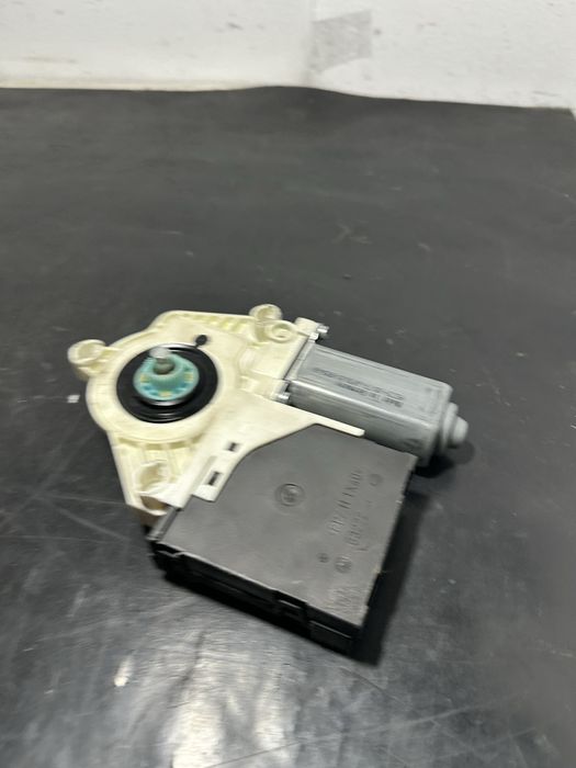 Motoras macara geam dreapta fata Volkswagen Vw Passat B6 1K0959792H
