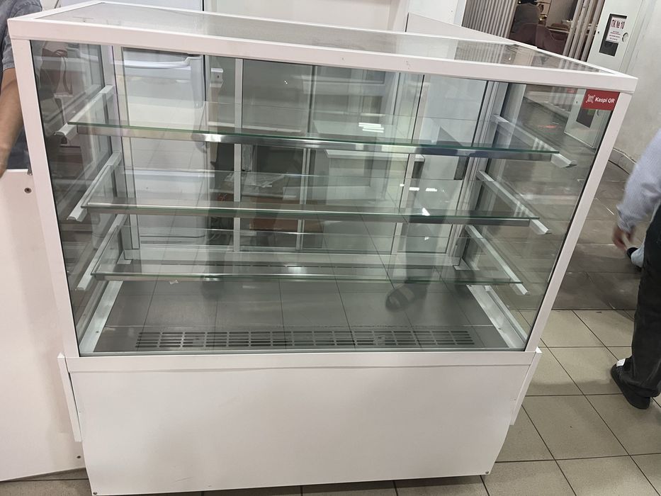 Витринный холодильник