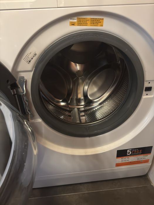 Продавам пералня Whirlpool 6th sense