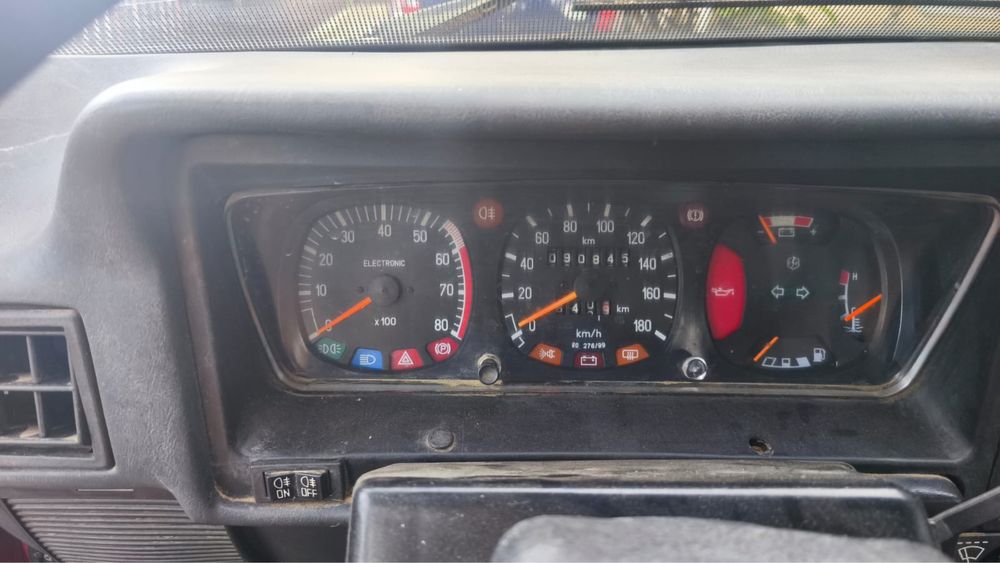 Vand dacie zambetul lui Iliescu