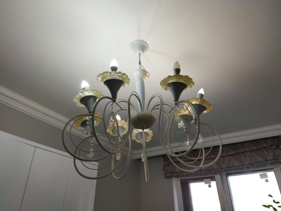 Люстры 5 шт и бра 2 шт