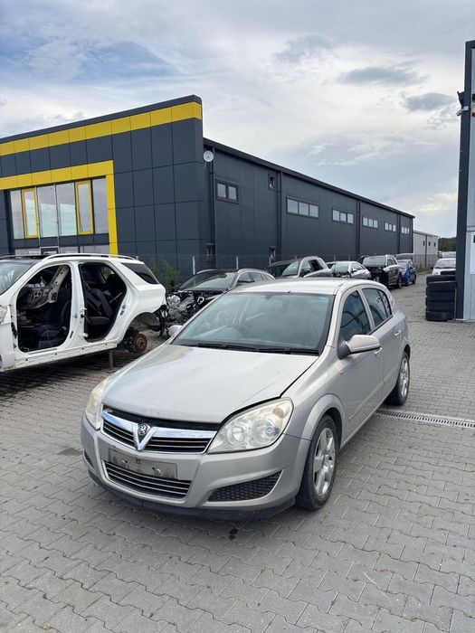 Dezmembram Opel Astra H 1.3 diesel din 2008