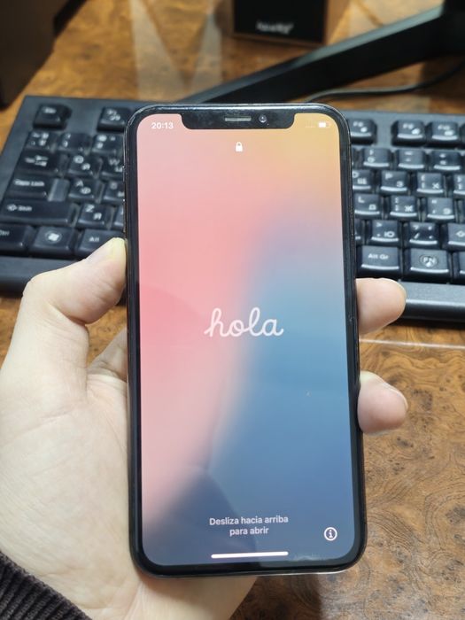 IPhone Xc ideal srochno sotiladi