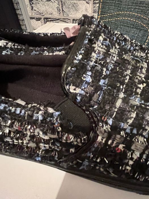 Продавам нови спортни обувки