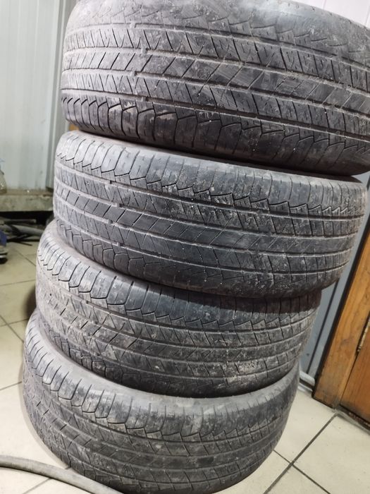 Резина 235/65/17 продам