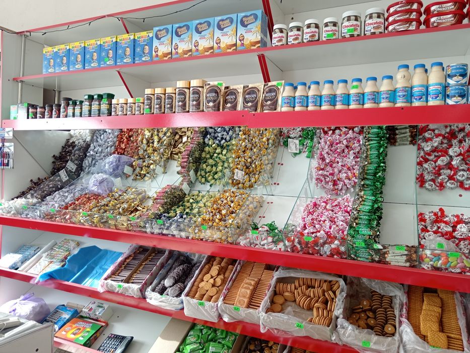 Do'kon uchun tayyor polkalar sotiladi