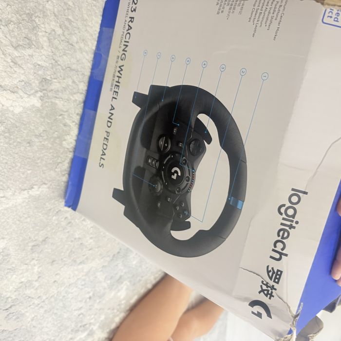 Logitech g923 новый
