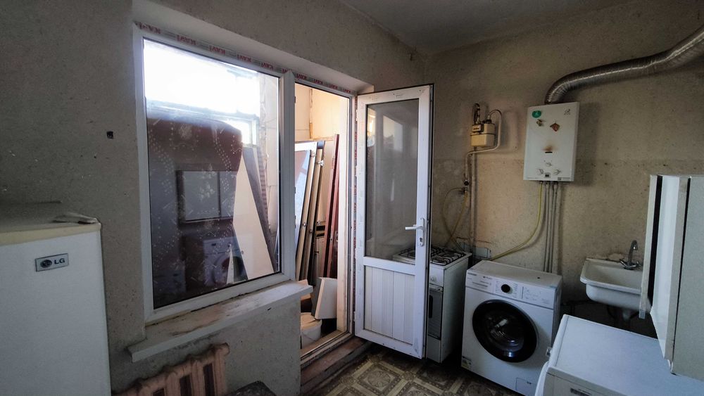 Продаётся 1-комнатная квартира 105-серии. 21 МКР - КАРАСУ. Этаж 5/5.