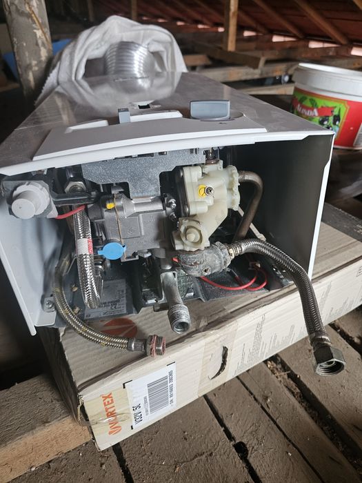 Instant apa calda pe gaz natural, Bosch Therm 4000