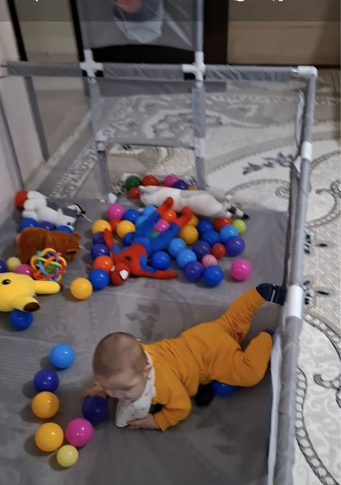 Срочно продам качелю и манеж