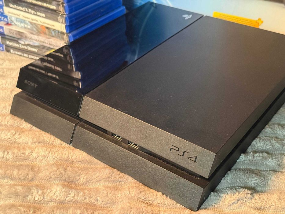 Продаётся PlayStation 4