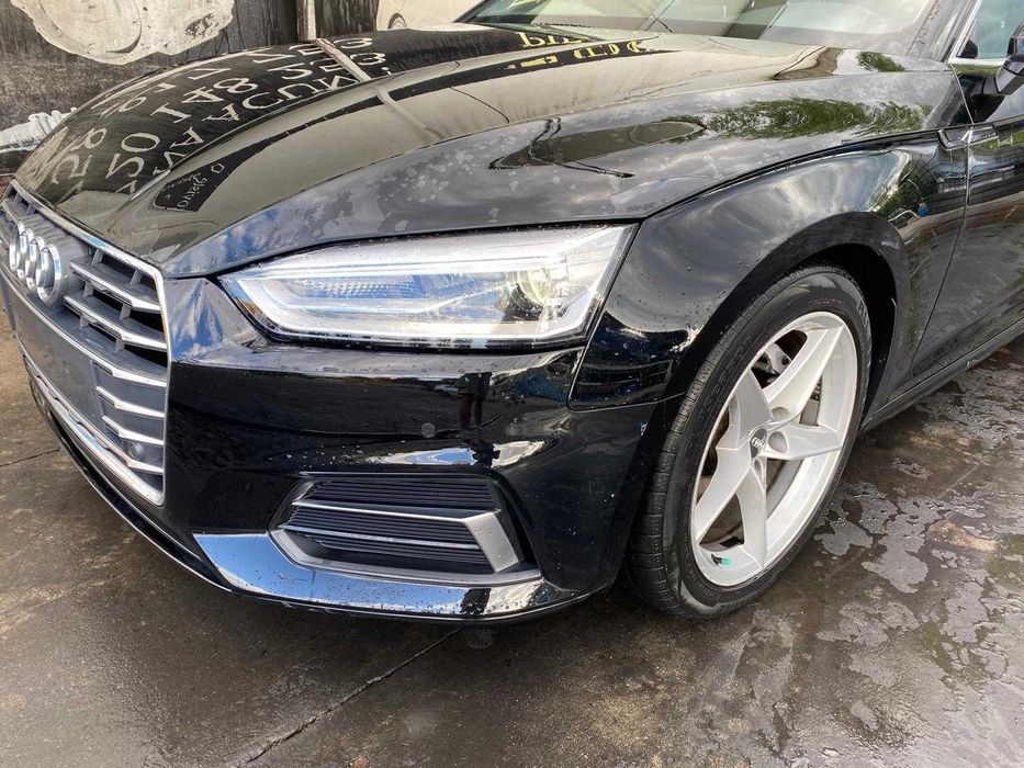 Dezmebrez audi a5 b9 2.0D/bara/capota/far/trager/aripa/usa