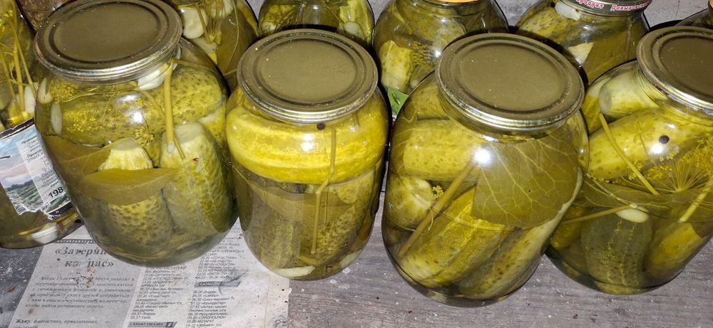 Продам соленья огурцы 2 литра 1800 тг