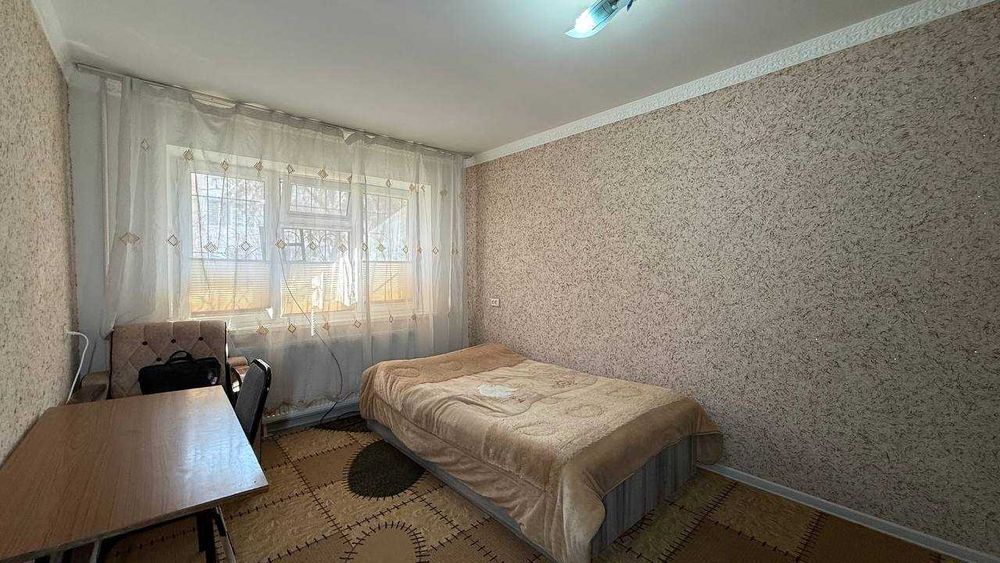 Фарғона ш. Фрунзиский 1 хонали 1  қават квартира сотилади.ID: 1746