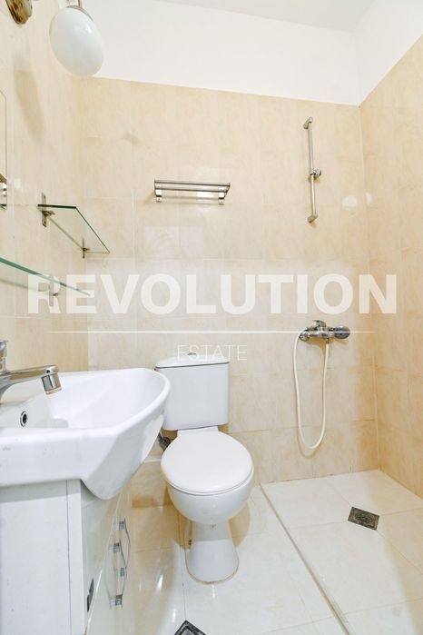 Дава се под наем Тристаен апартамент в София, Център - 110 кв.м за 712.98 € - Снимка #9