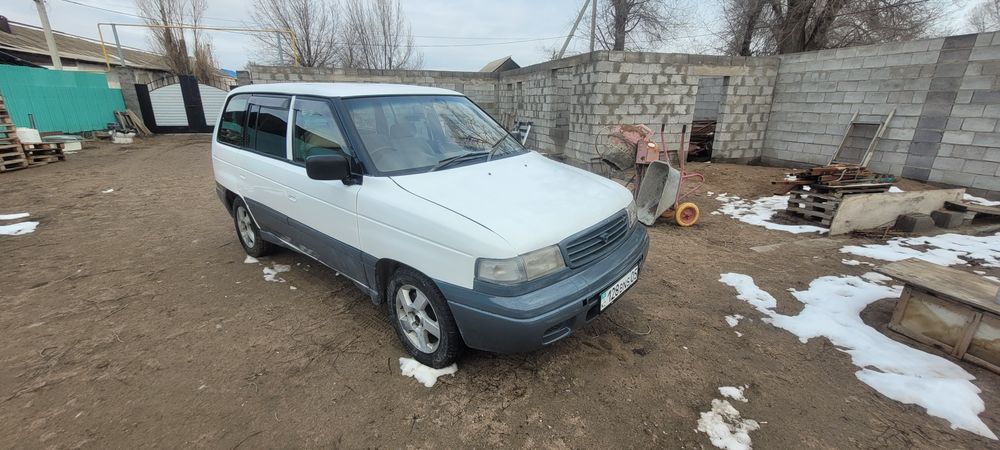 Продам машину Мазду MPV