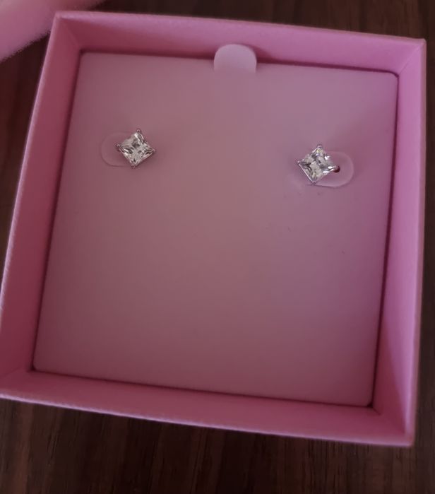 Обеци Swarovski Stilla Attract