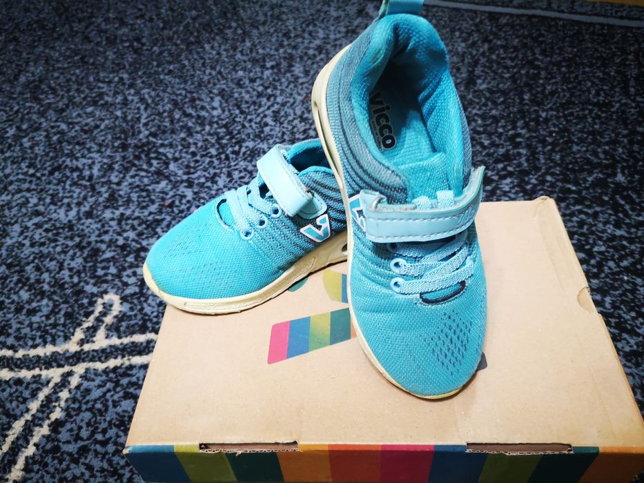 Кроссовки vicco для мальчика. Состояние отличное.