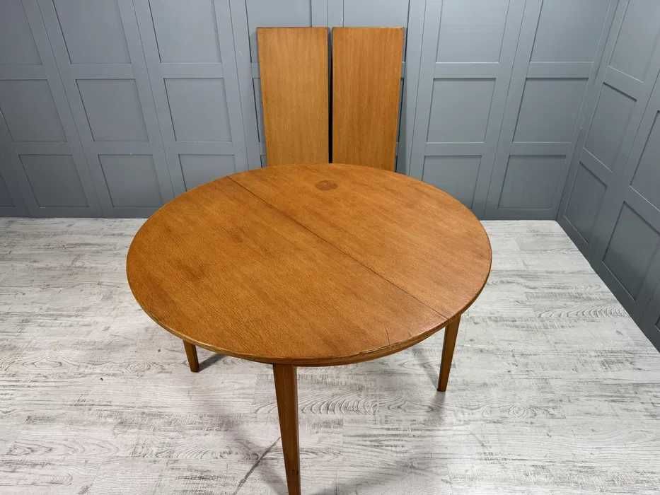 Кръгла, разтегателна трапезна маса от 60-те К109-Д