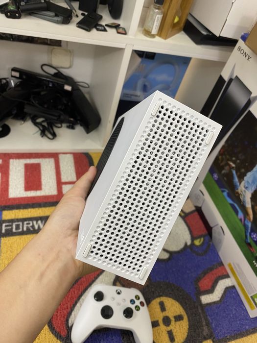 Xbox series s с кучой игр в комплекте