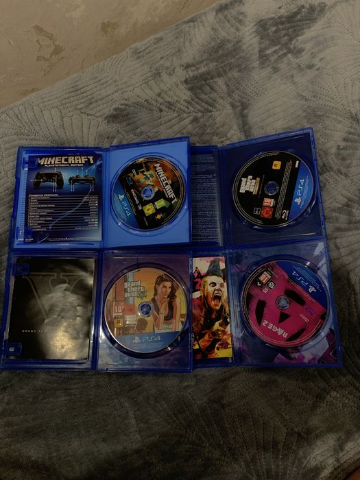 диски и два джостика  на пс4