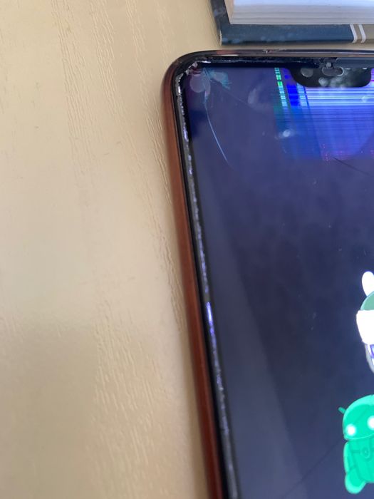 Продаются Телефон  Xiaomi Mi 8