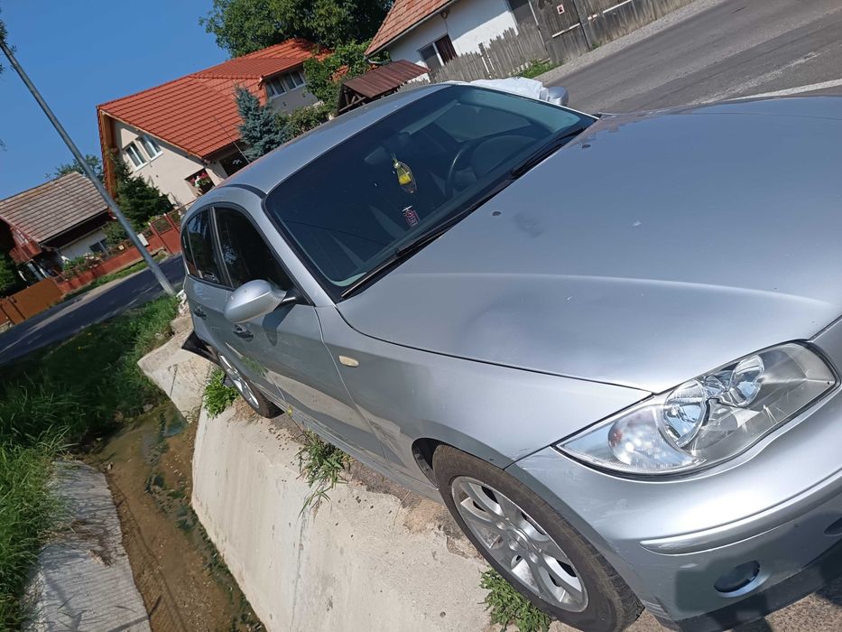 BMW avariat/ seria 1 2004