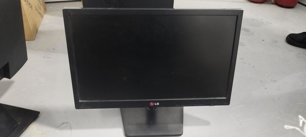 Продаётся монитор LG Flatron 19EN33S-B в хорошем рабочем состоянии.
По