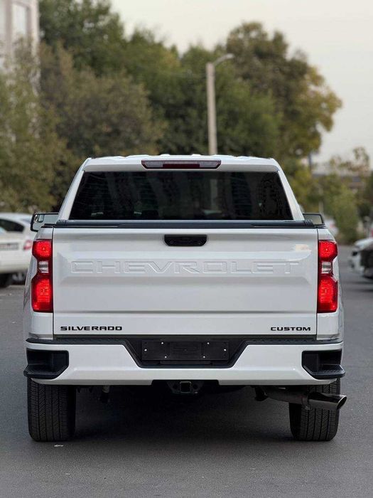 Sotuvda Chevrolet Silverado 4X4 avtomashinamiz