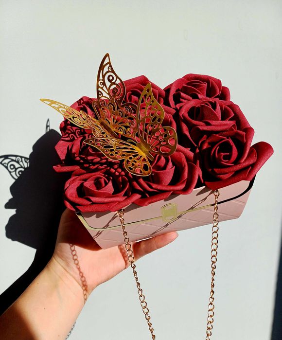 Кутия с вечни рози