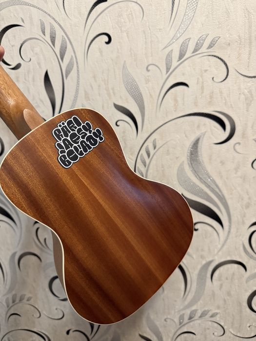 Укулеле, R.Empire