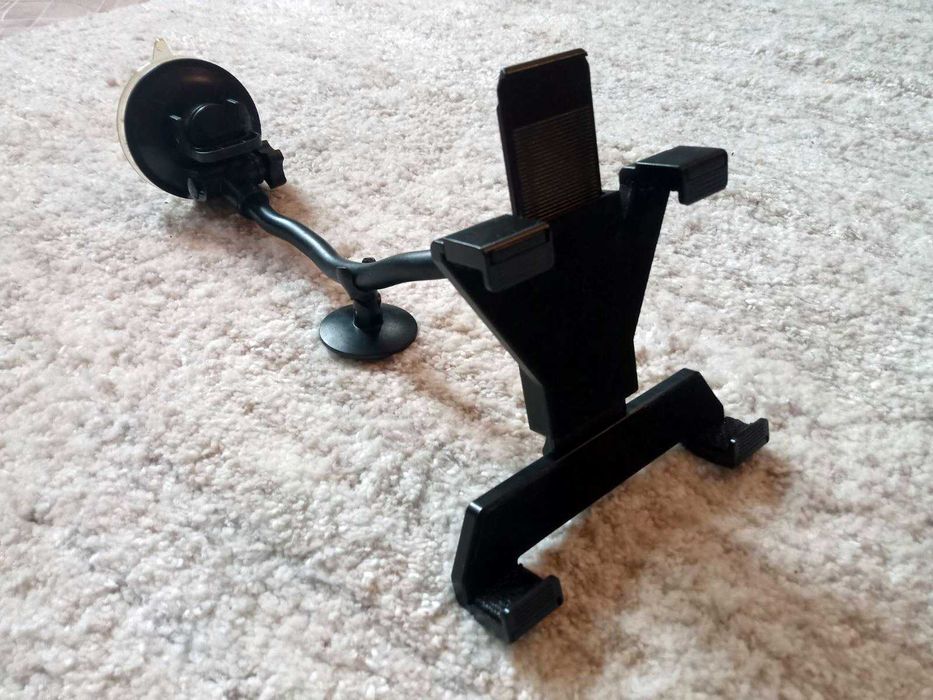 Поставка за кола за таблет