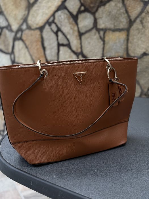 Голяма дамска чанта Guess