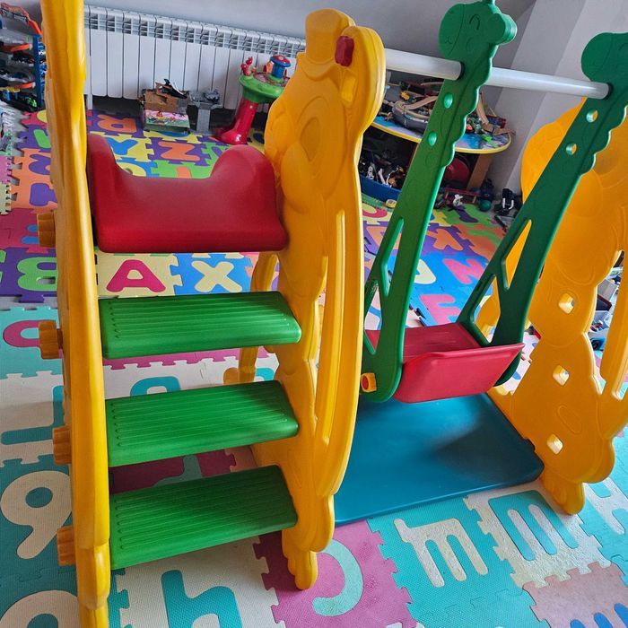 Пързалка и люлка