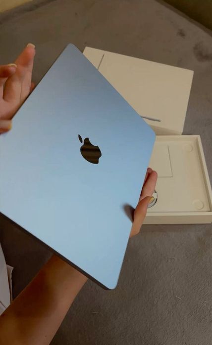 MacBook Air M4 13" 16/256GB Sky Blue — 100% batareya