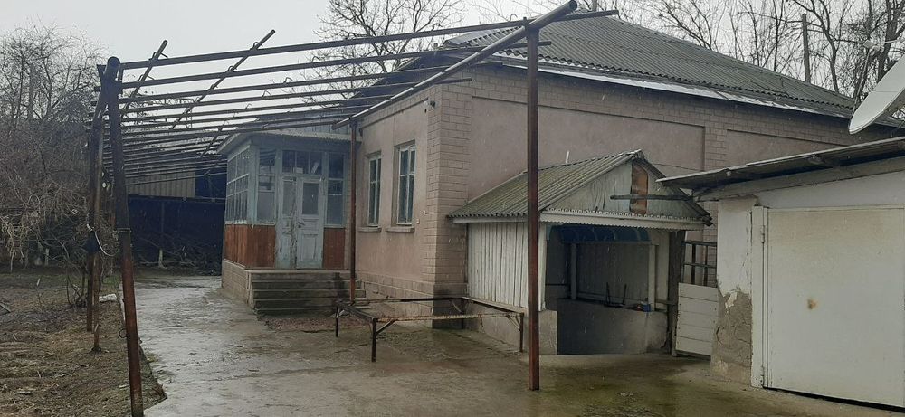 Срочно продается участок с двумя домами