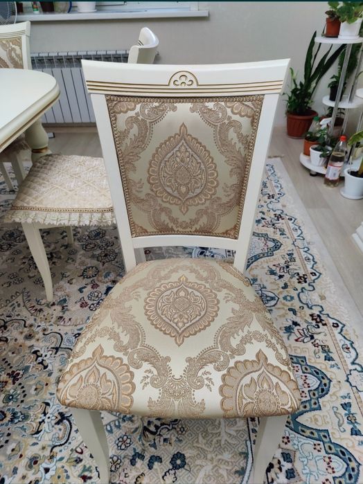 Стол с 6-стульями