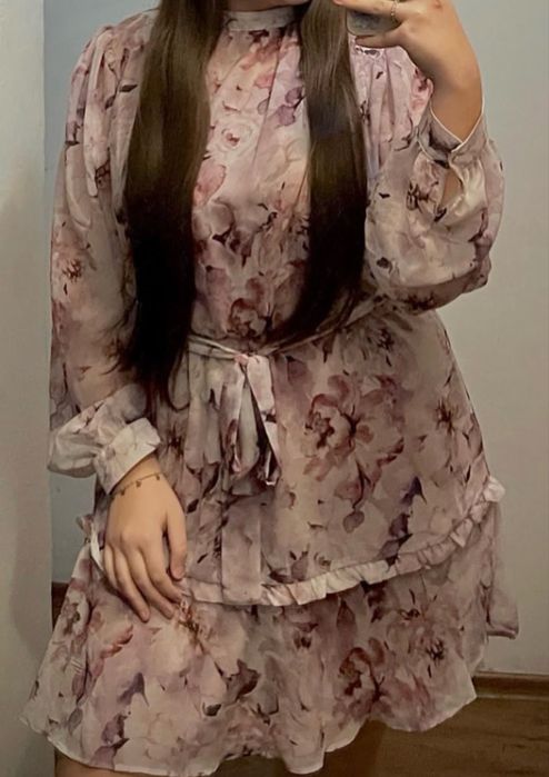 Различни рокли по 20€